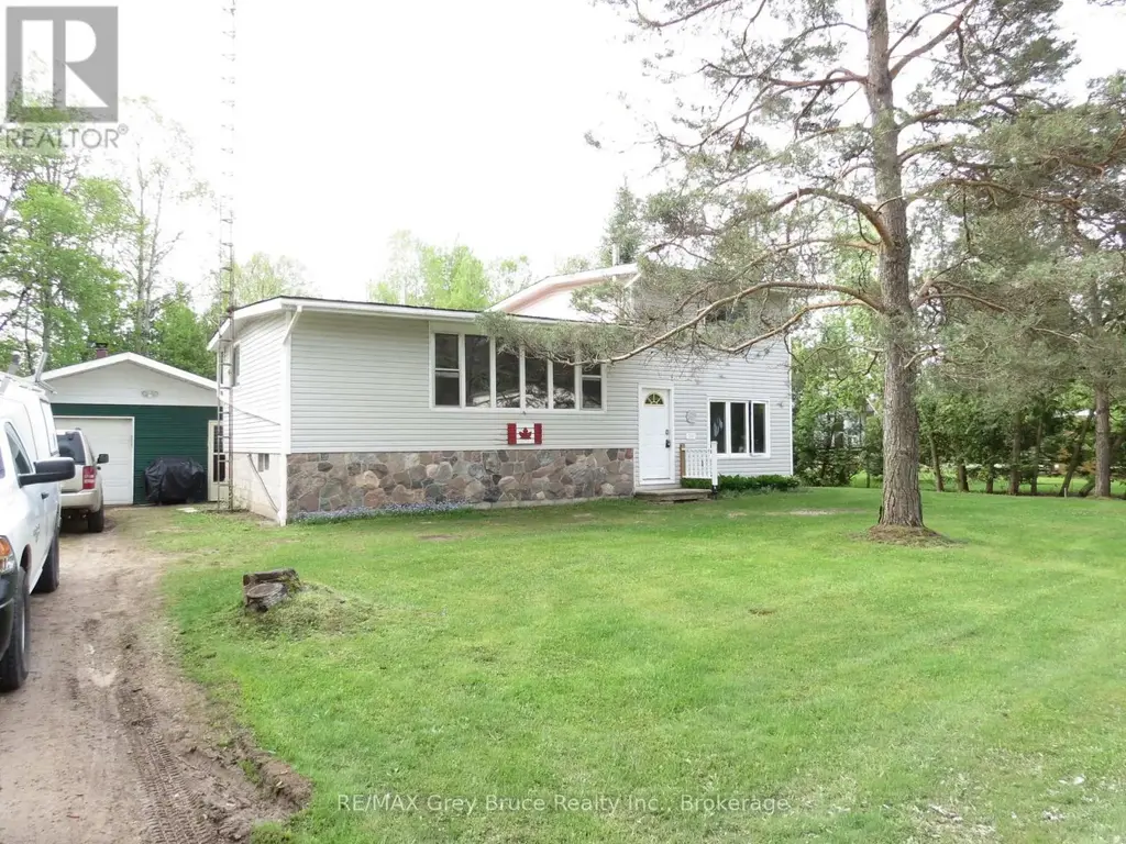 243 Mccullough Lake Drive, Chatsworth